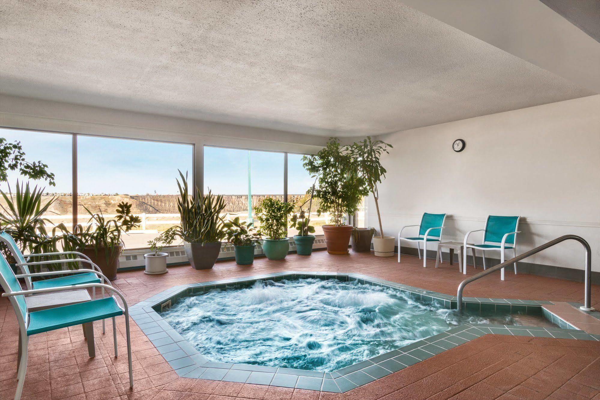 Hotel Days By Wyndham Lethbridge
